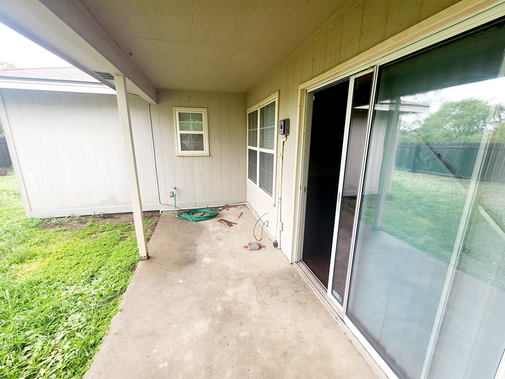 2302 1st Atlas St Property Photo 14