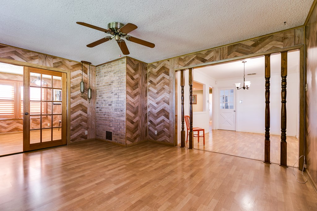 112 Van Zandt St Property Photo 18