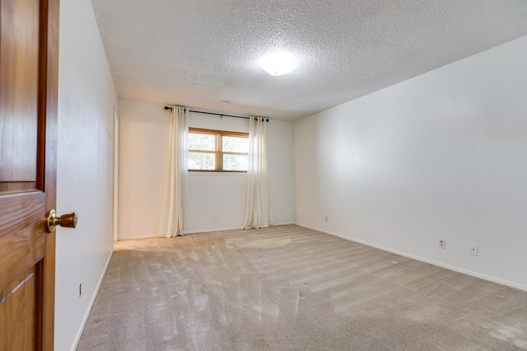 112 Van Zandt St Property Photo 21