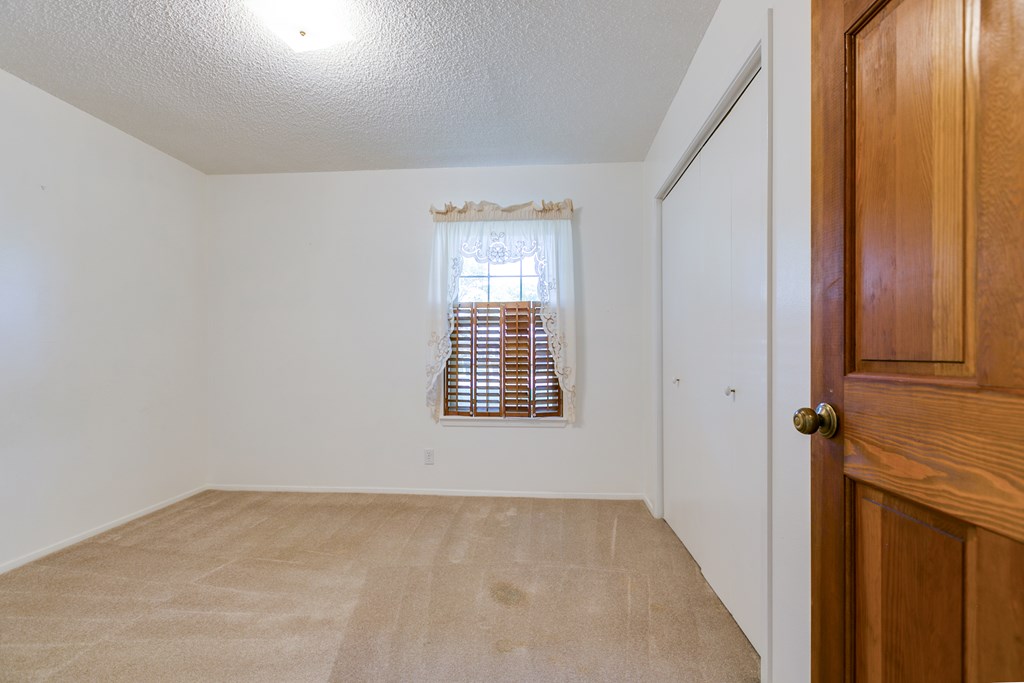 112 Van Zandt St Property Photo 26
