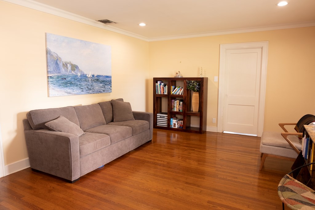 1510 Shafter St Property Photo 2