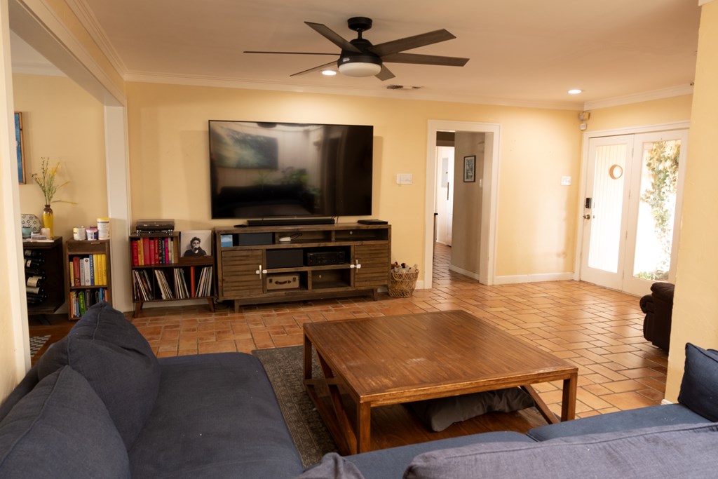 1510 Shafter St Property Photo 7