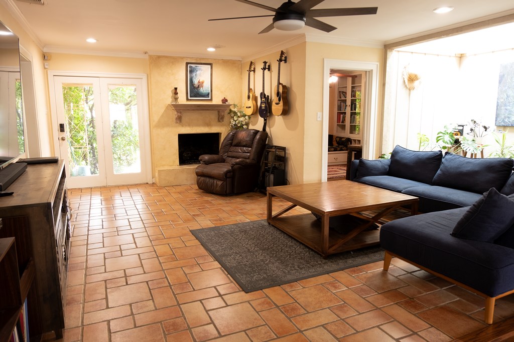 1510 Shafter St Property Photo 8