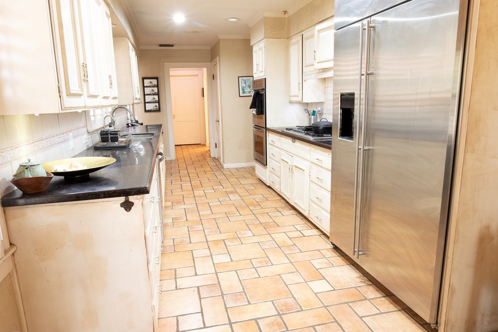 1510 Shafter St Property Photo 9