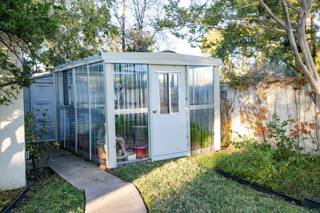 1510 Shafter St Property Photo 22