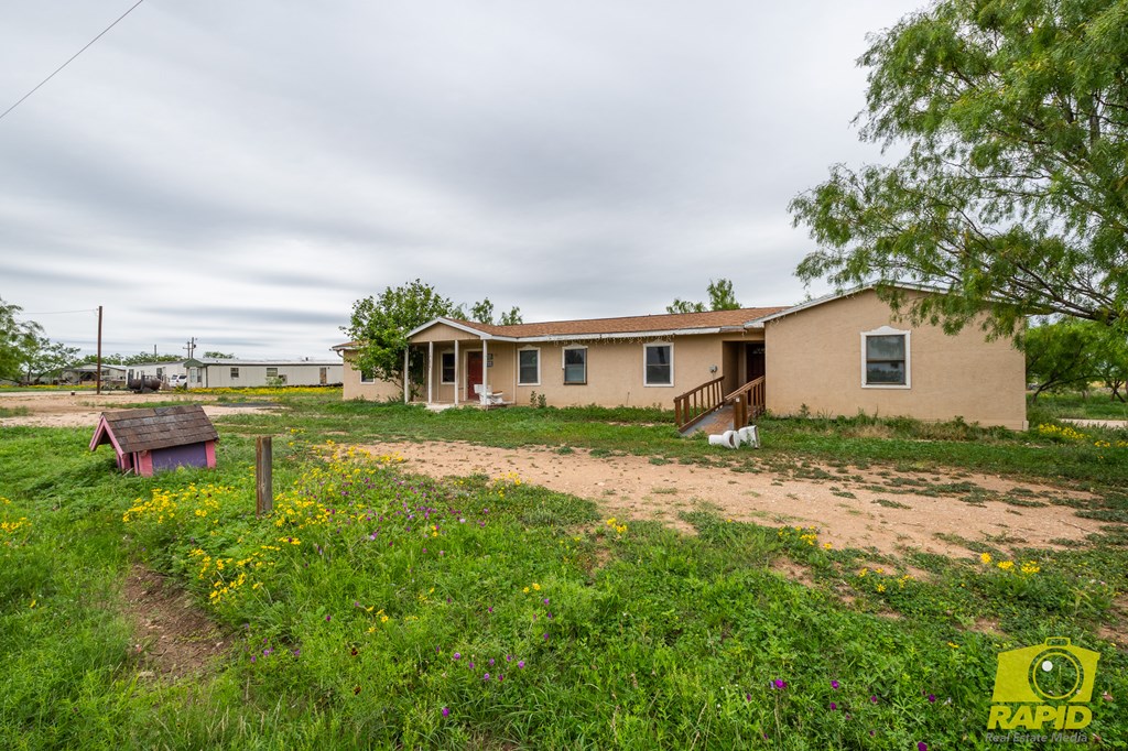 10826 W Grape Creek Rd Property Photo 3