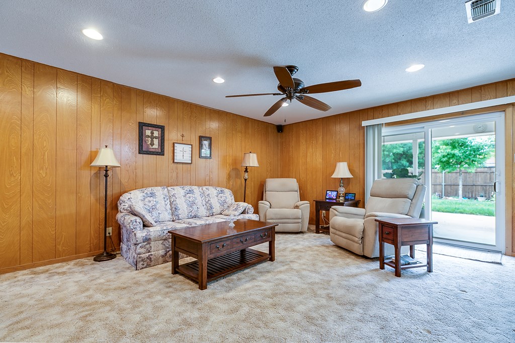 3305 Sierra Court Property Photo 10