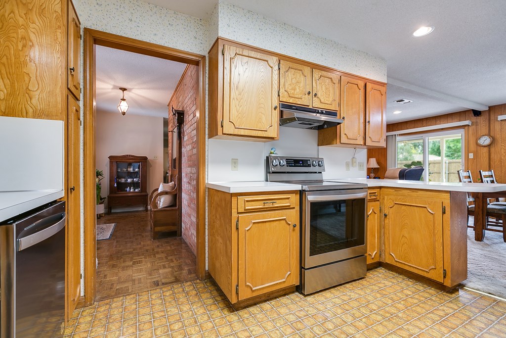 3305 Sierra Court Property Photo 12