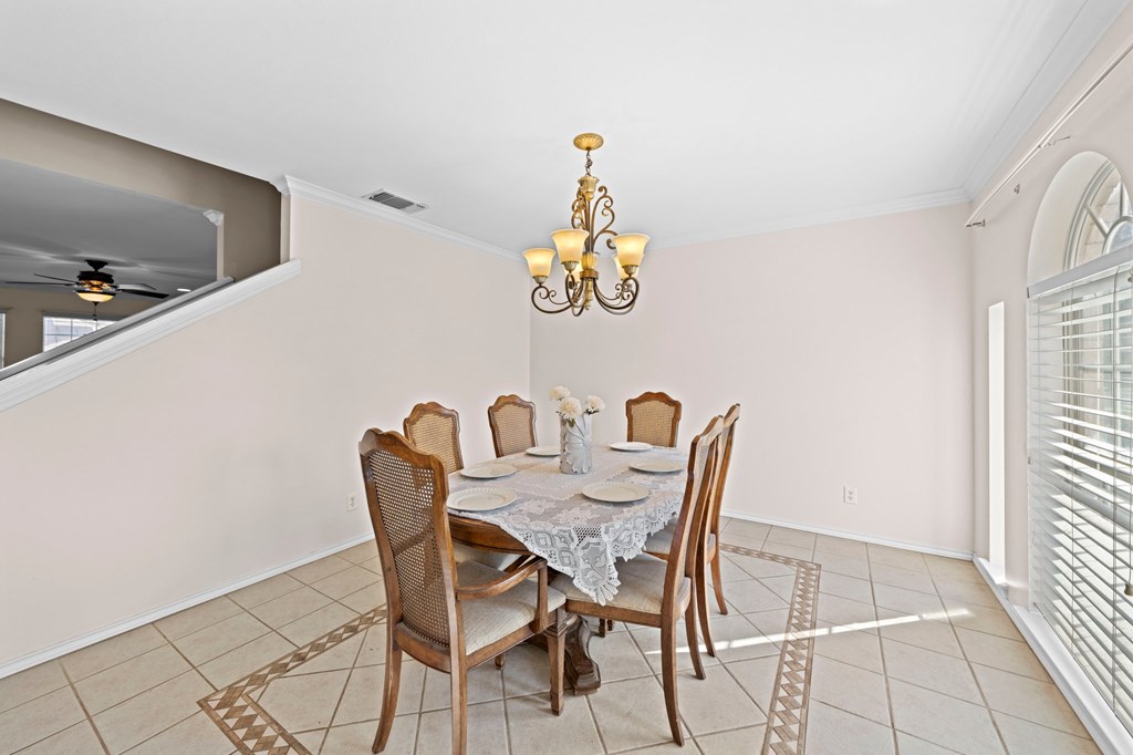 5818 Lyndhurst Dr Property Photo 5