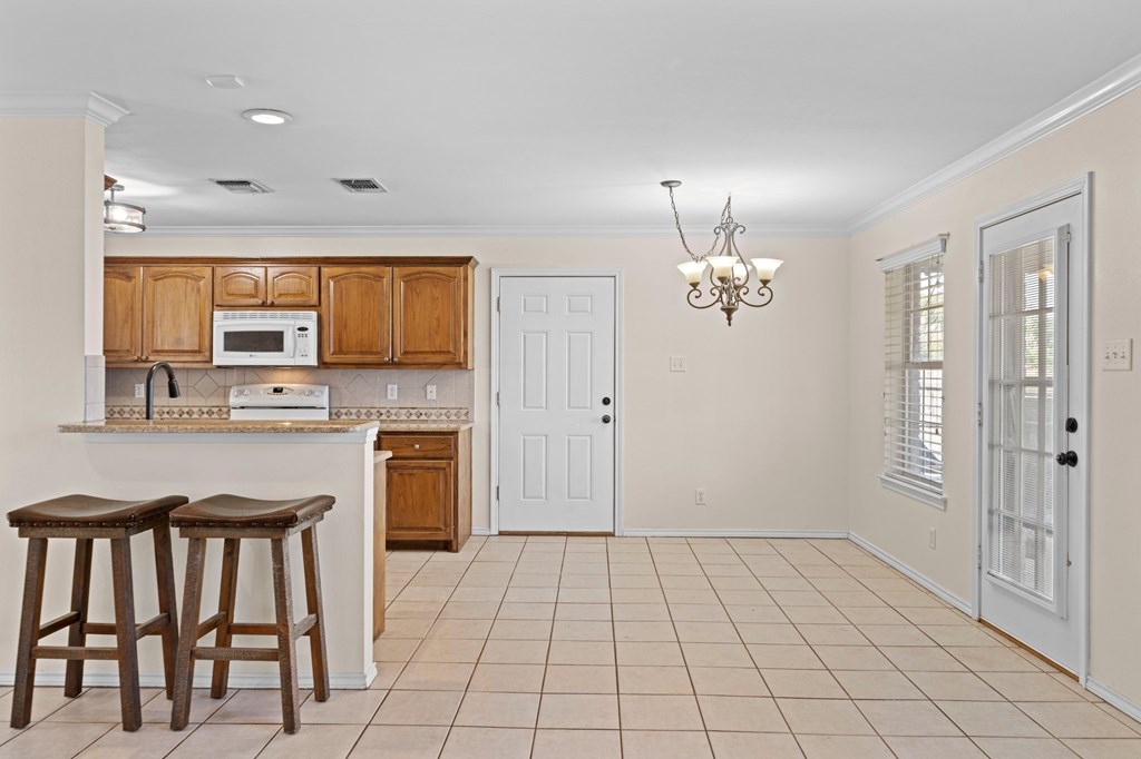 5818 Lyndhurst Dr Property Photo 10