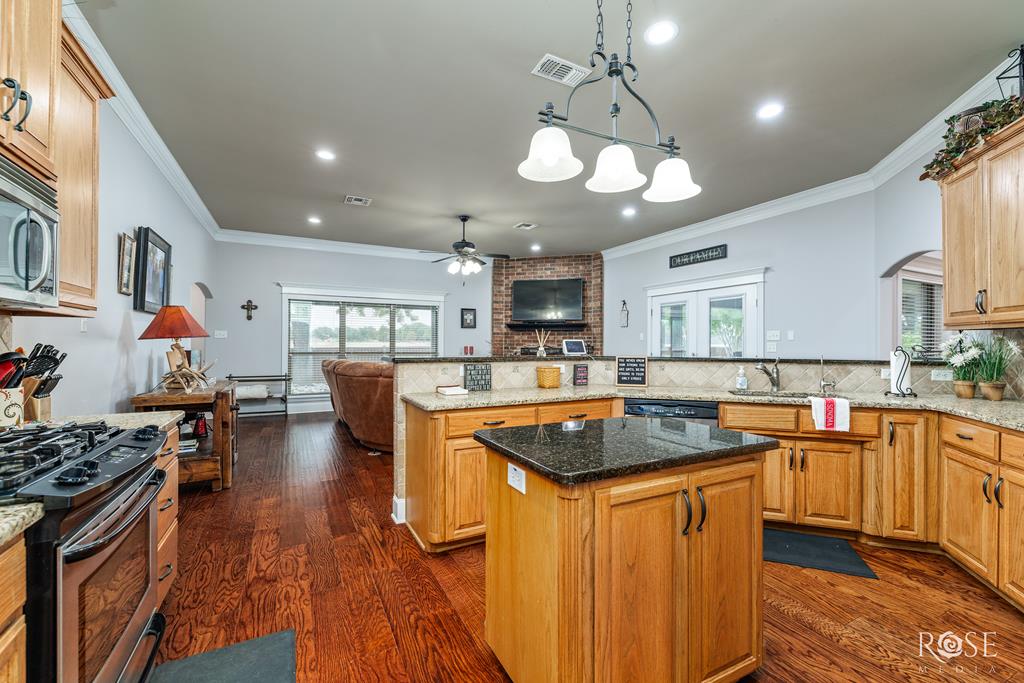 5531 Woodbine Lane Property Photo 13