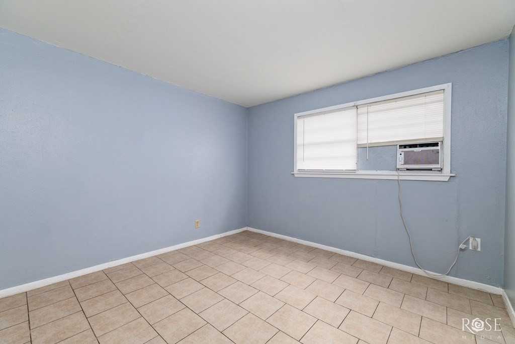 323 E 6th Street Property Photo 11