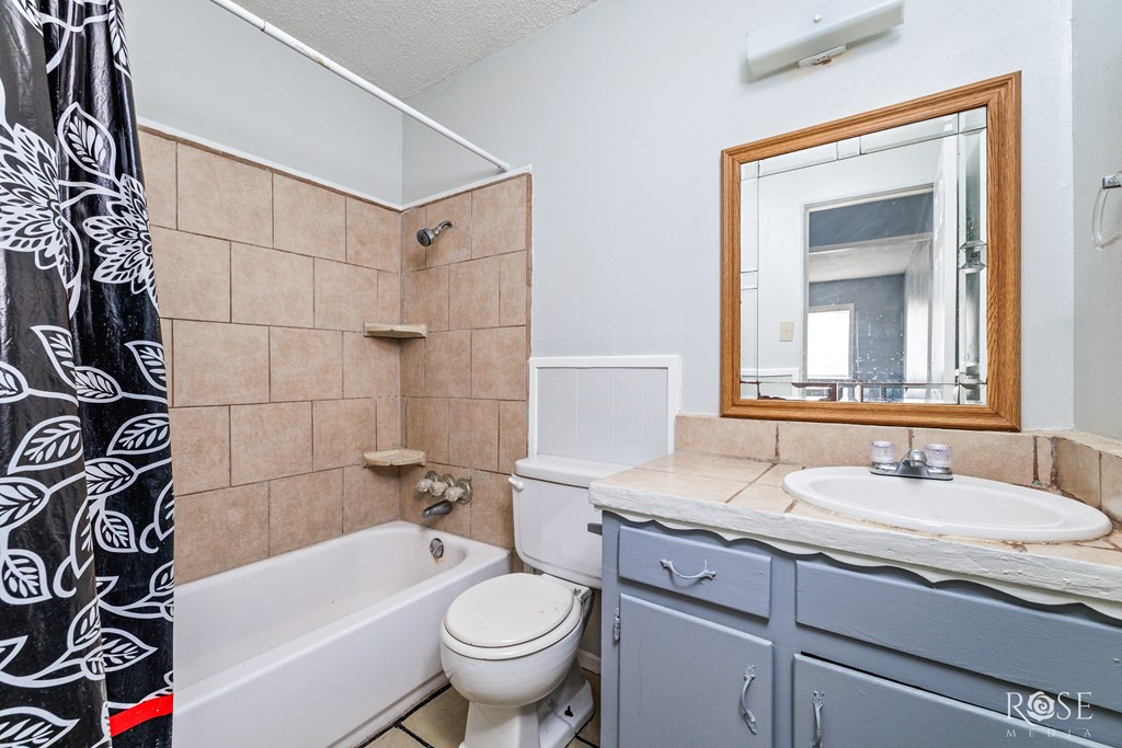 323 E 6th Street Property Photo 13