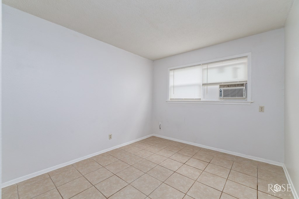 323 E 6th Street Property Photo 21
