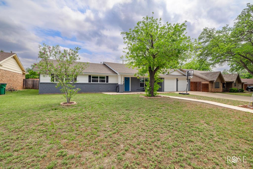 2917 Oak Forest Dr Property Photo 1
