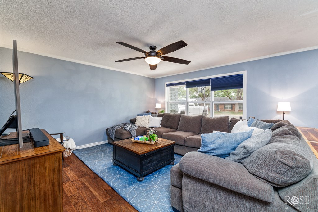 2917 Oak Forest Dr Property Photo 8