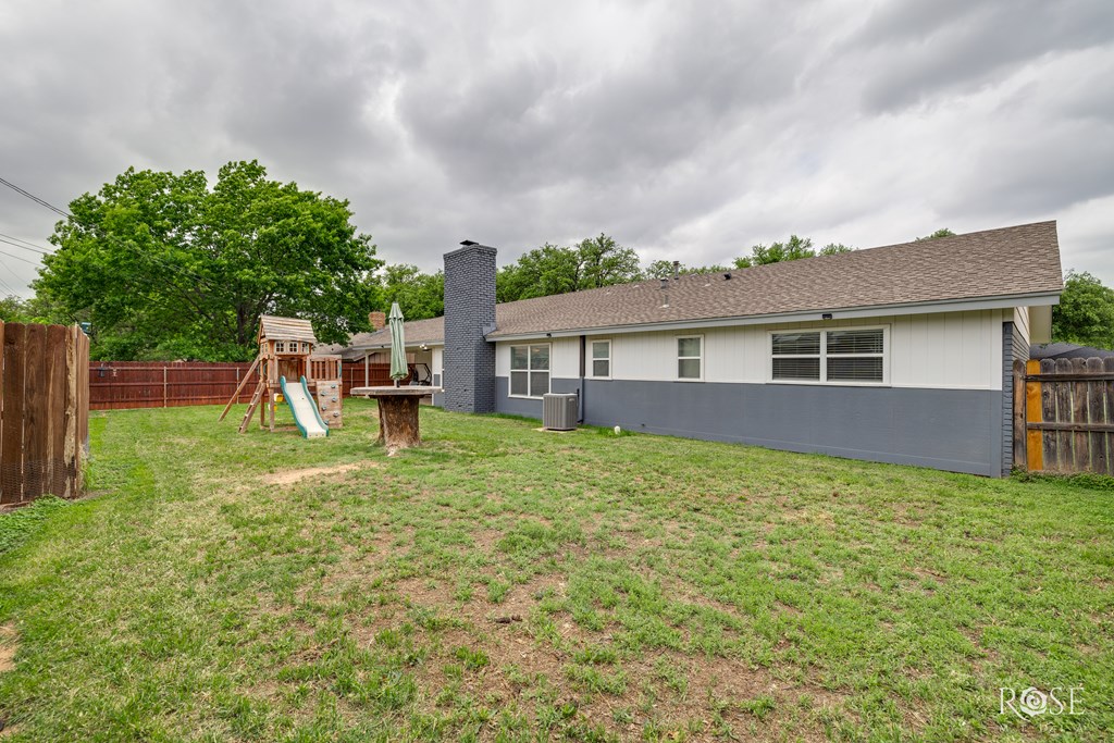 2917 Oak Forest Dr Property Photo 25