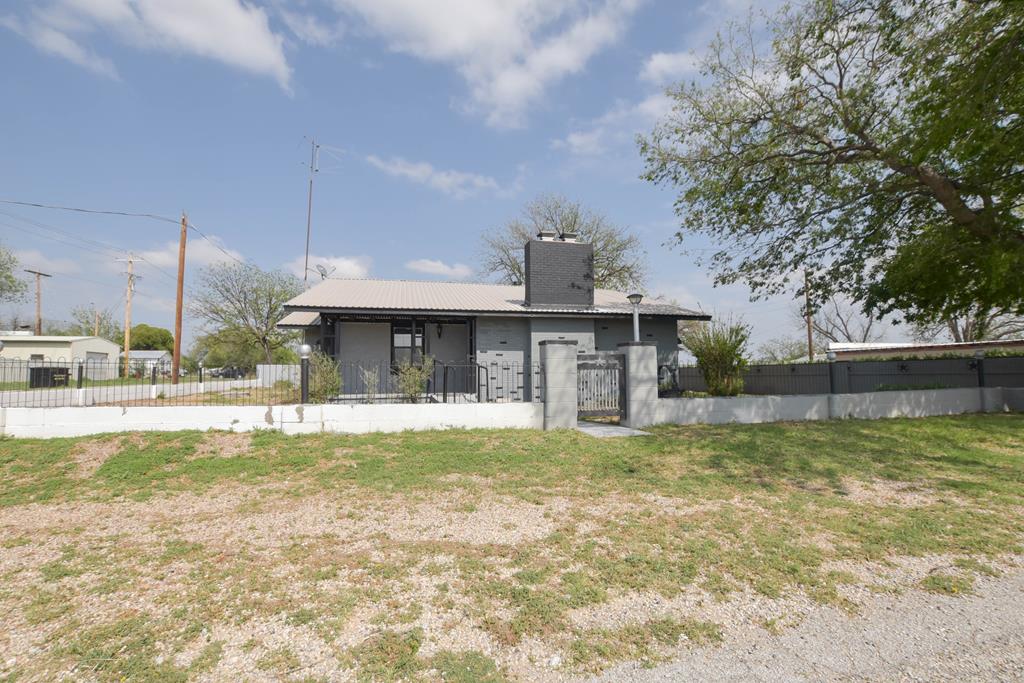 11550 Beaumont Ave Property Photo 2