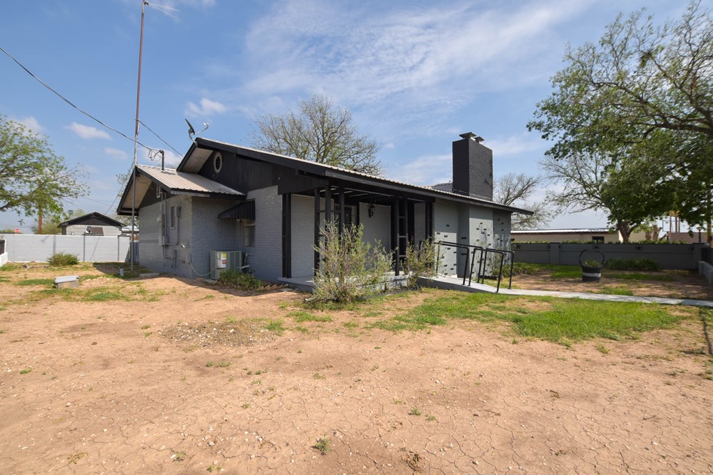 11550 Beaumont Ave Property Photo 3