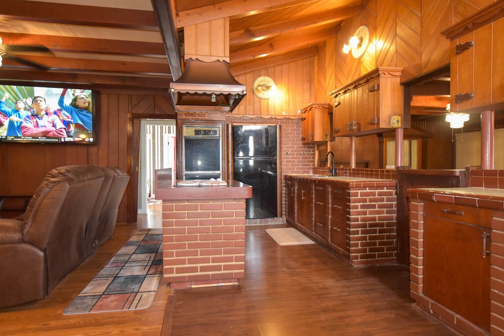 11550 Beaumont Ave Property Photo 9