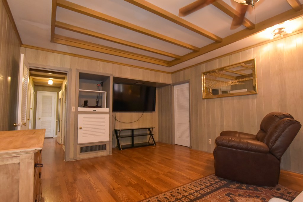 11550 Beaumont Ave Property Photo 22