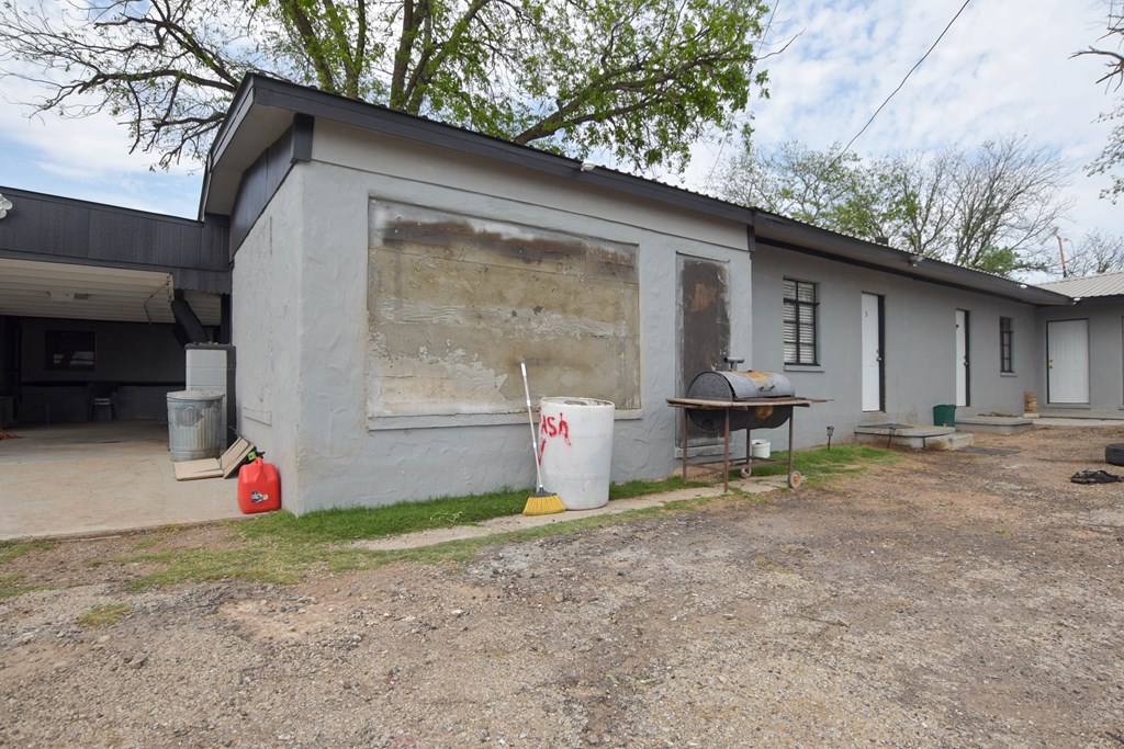 11550 Beaumont Ave Property Photo 25