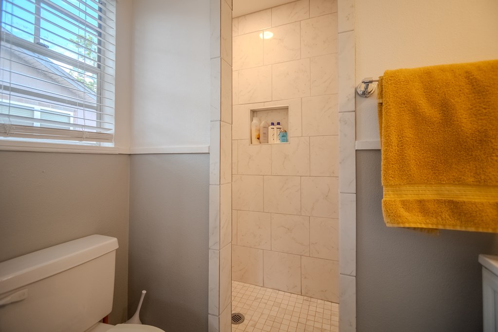 1817 St Mary St Property Photo 13