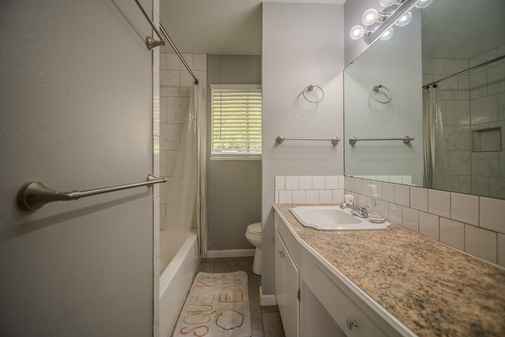 1817 St Mary St Property Photo 16
