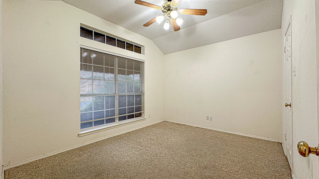 4217 Pinon Ridge Dr Property Photo 6