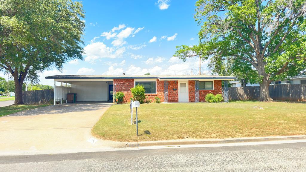 2770 Southwestern Ave Property Photo 1