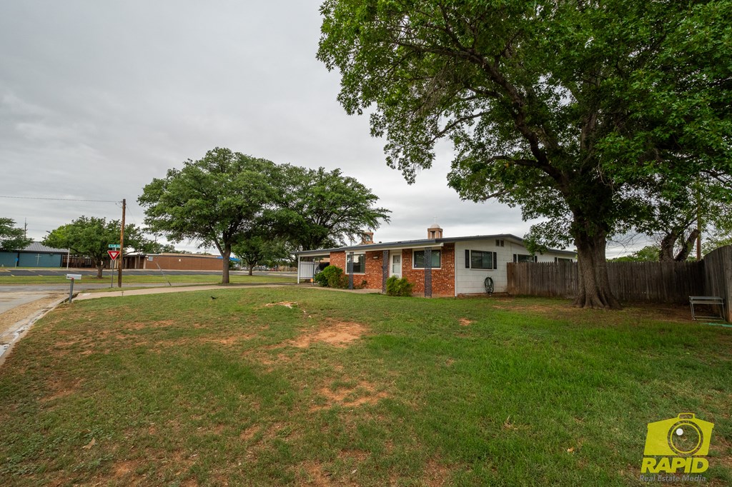 2770 Southwestern Ave Property Photo 3