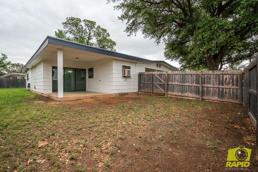 2770 Southwestern Ave Property Photo 6