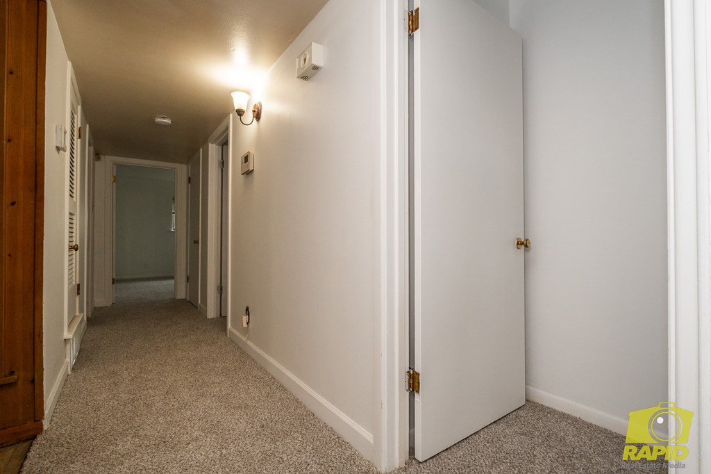 2770 Southwestern Ave Property Photo 7