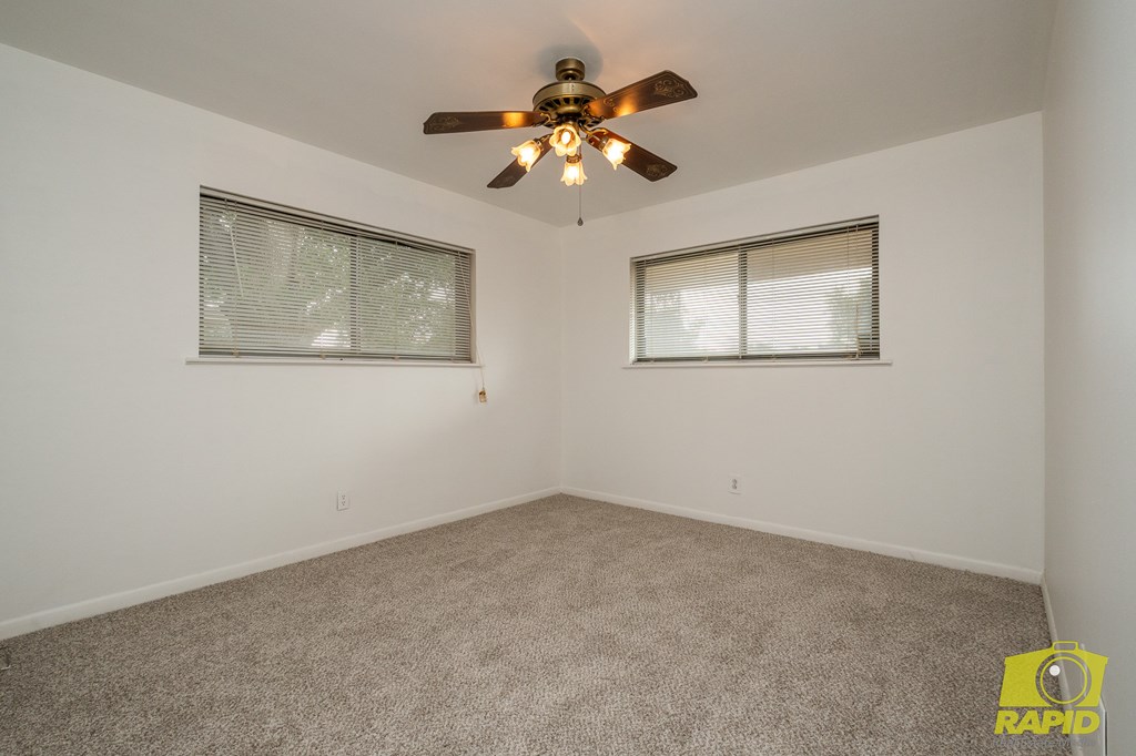 2770 Southwestern Ave Property Photo 11