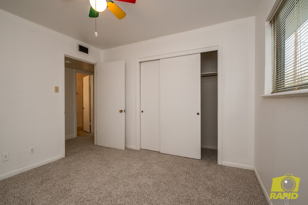 2770 Southwestern Ave Property Photo 12