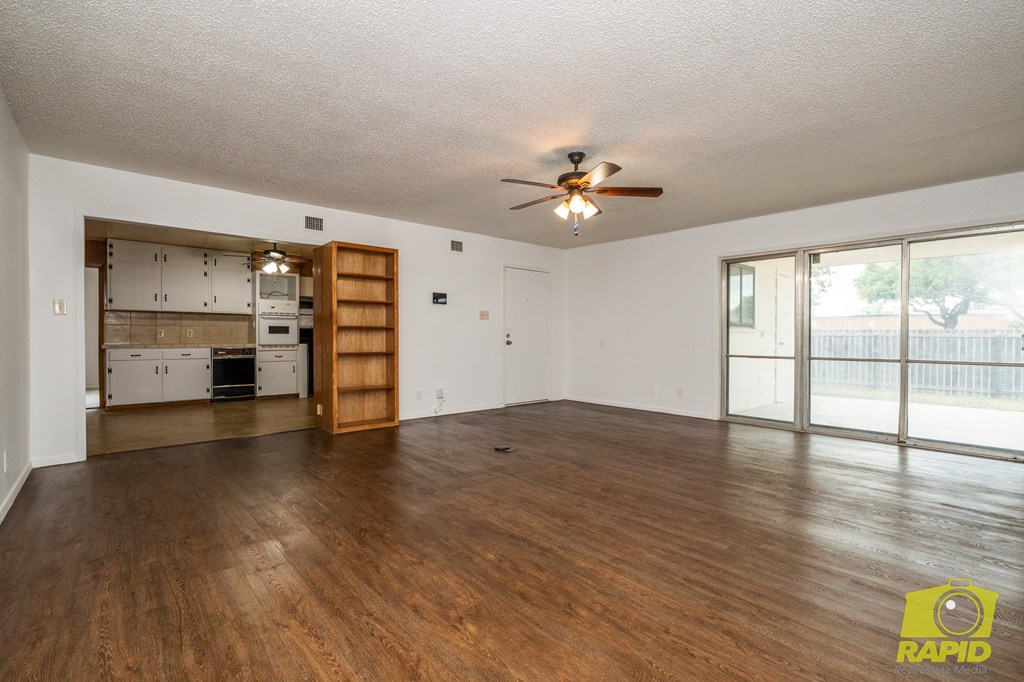 2770 Southwestern Ave Property Photo 18