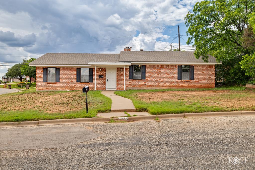 2109 Dartmouth Dr Property Photo 1