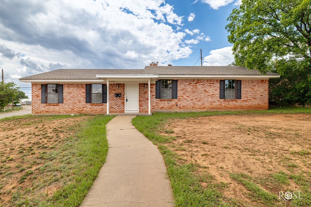 2109 Dartmouth Dr Property Photo 4