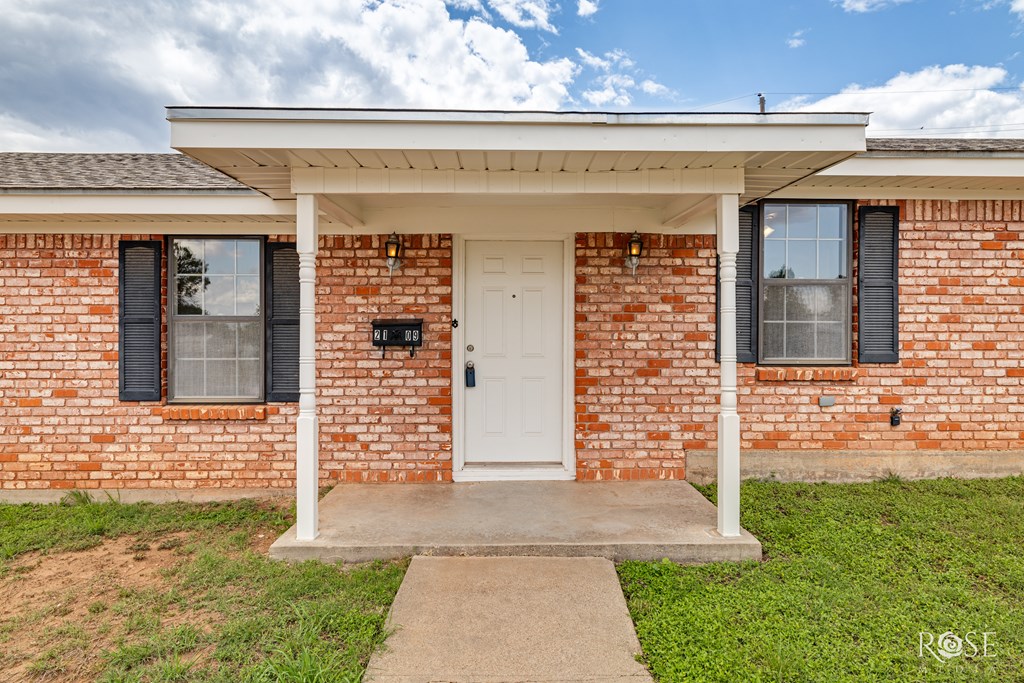2109 Dartmouth Dr Property Photo 6