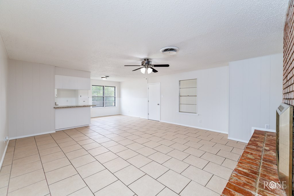 2109 Dartmouth Dr Property Photo 7