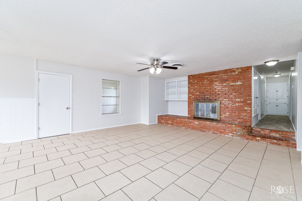 2109 Dartmouth Dr Property Photo 8