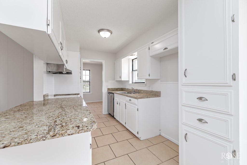 2109 Dartmouth Dr Property Photo 10