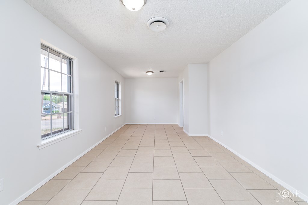 2109 Dartmouth Dr Property Photo 12
