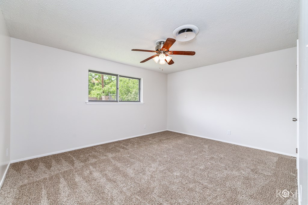 2109 Dartmouth Dr Property Photo 15