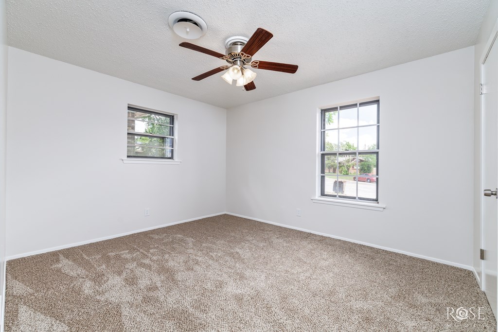 2109 Dartmouth Dr Property Photo 19