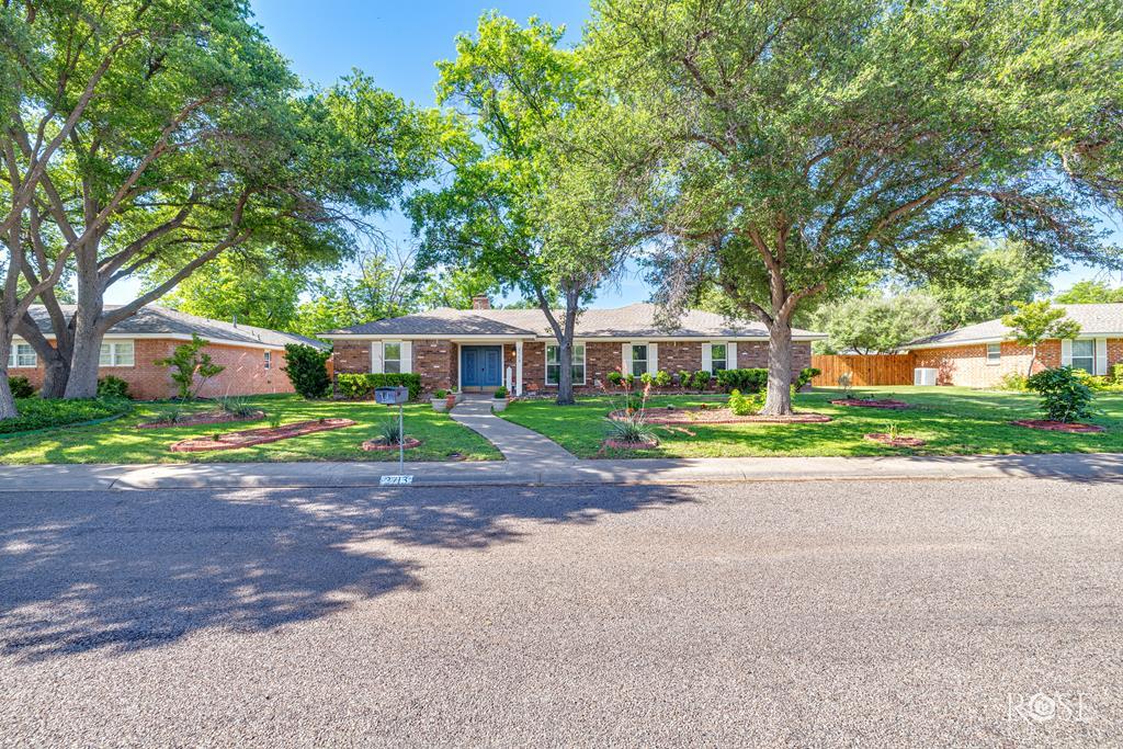 2713 Canyon Creek Dr Property Photo 2