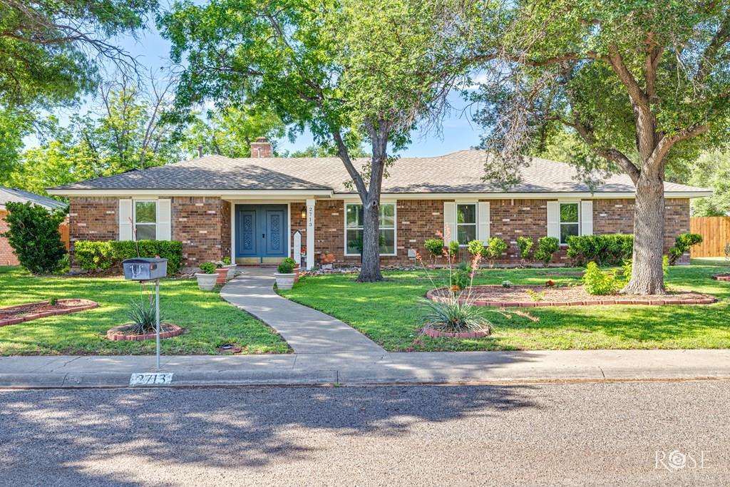 2713 Canyon Creek Dr Property Photo 2