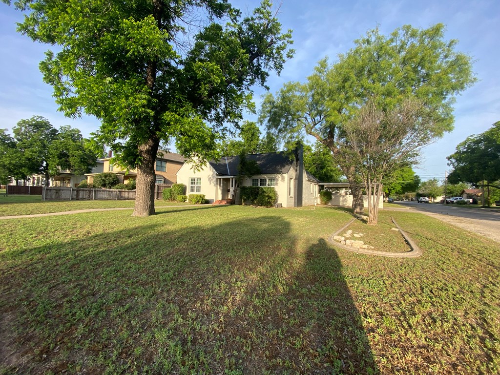 1001 S David St Property Photo 2
