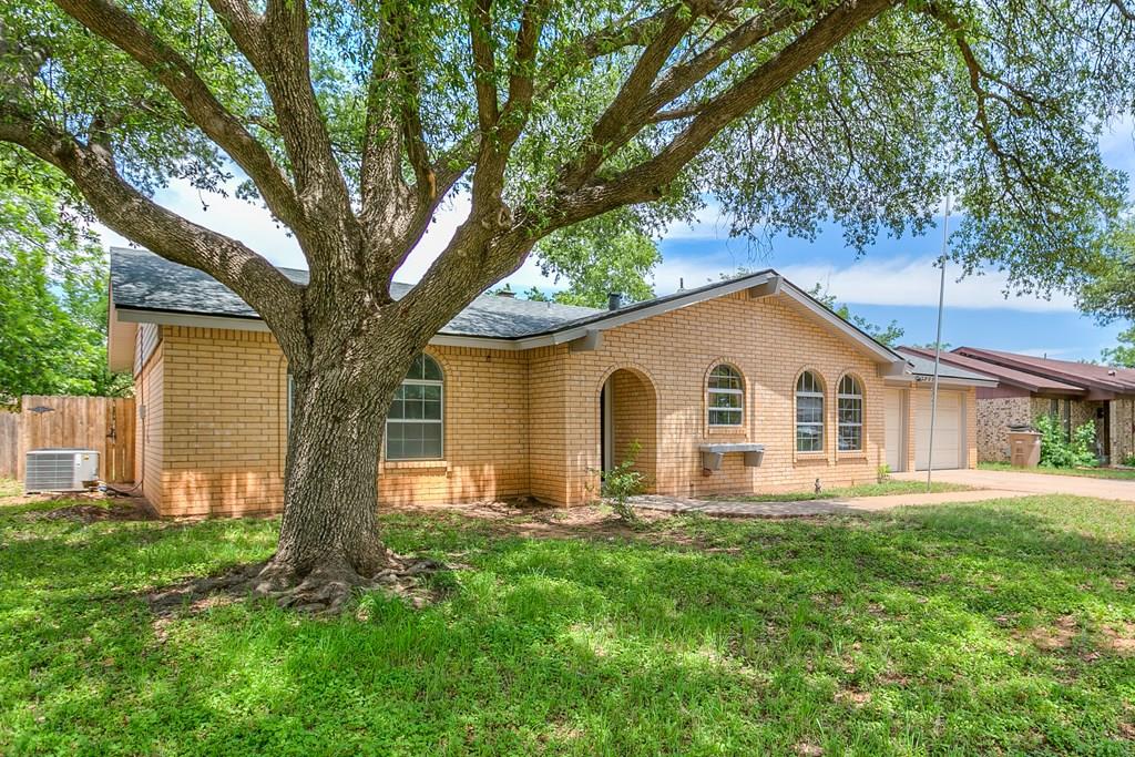3868 Honeysuckle Lane Property Photo 1