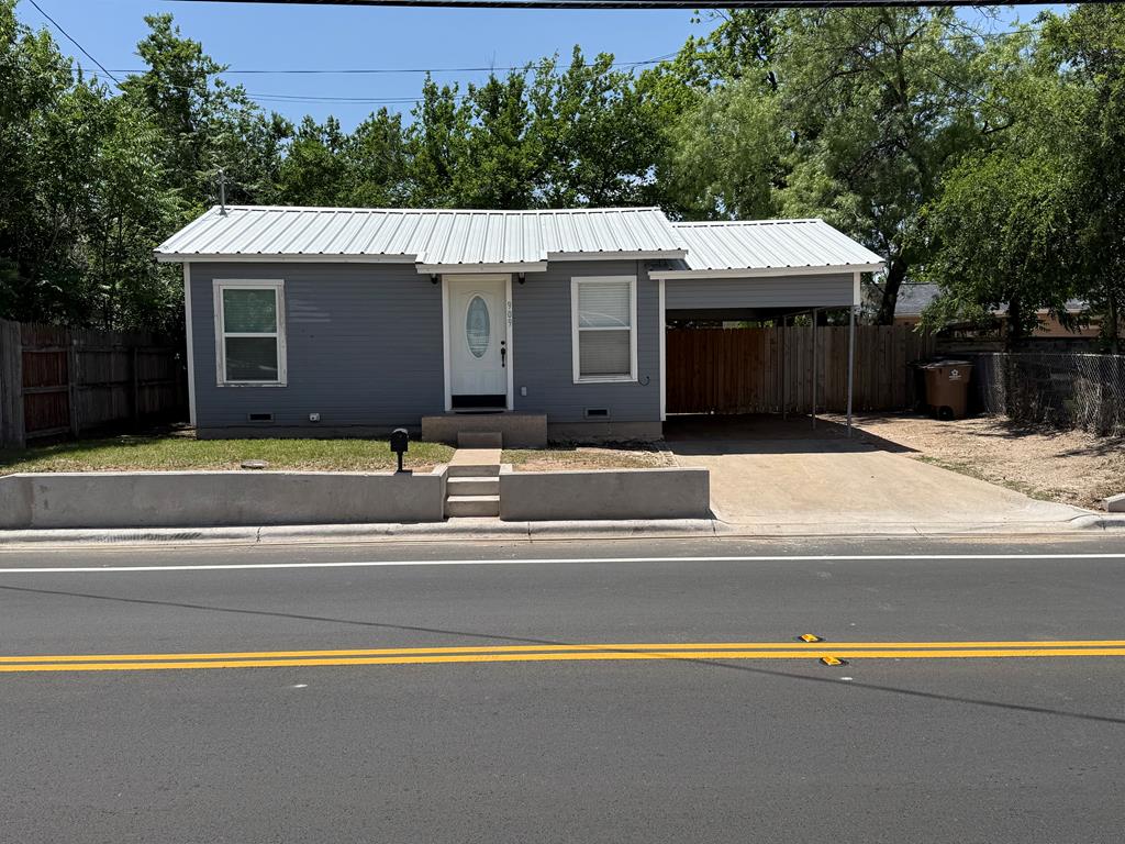 909 Howard Ave Property Photo